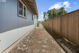 11613 Pacific Ct NE, Woodburn, OR 97071 - Photo 25