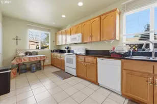 833 SE 151st Ave, Portland, OR 97233 - Photo 15