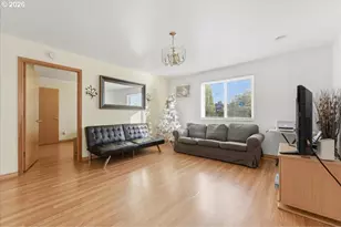 833 SE 151st Ave, Portland, OR 97233 - Photo 9