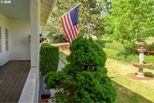 721 S Park St, Carlton, OR 97111 - Photo 5