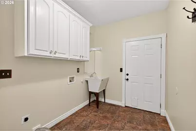 721 S Park St, Carlton, OR 97111 - Photo 35