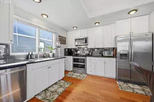 209 N Bridgeton Rd, Portland, OR 97217 - Photo 9