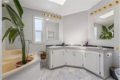 1000 S McKern Ct #85, Newberg, OR 97132 - Photo 13