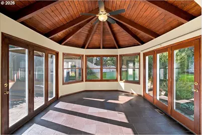 13750 SW Hiteon Dr, Beaverton, OR 97008 - Photo 23