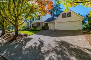 13750 SW Hiteon Dr, Beaverton, OR 97008 - Photo 3