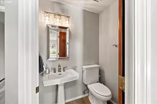 13750 SW Hiteon Dr, Beaverton, OR 97008 - Photo 9