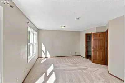 13750 SW Hiteon Dr, Beaverton, OR 97008 - Photo 37