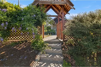 518 SE Roberts Ave, Gresham, OR 97080 - Photo 5