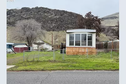 217 Main St, Wishram, WA 98673 - Photo 1