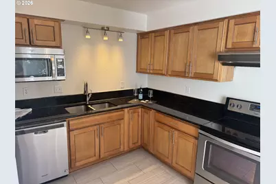 12078 SW Conestoga Dr, Beaverton, OR 97008 - Photo 3