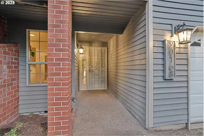 20168 SW Tillamook Ct, Tualatin, OR 97062 - Photo 5