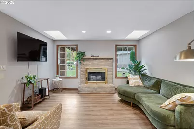 20168 SW Tillamook Ct, Tualatin, OR 97062 - Photo 9