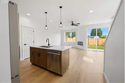 1421 NE 18th St, McMinnville, OR 97128 - Photo 5