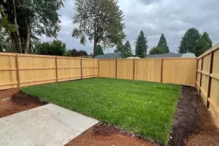 1421 NE 18th St, McMinnville, OR 97128 - Photo 3
