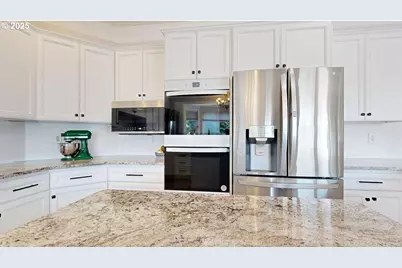 861 Jodee Ln, Brookings, OR 97415 - Photo 11