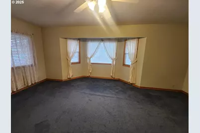 1880 Linnell Ave, Roseburg, OR 97471 - Photo 9