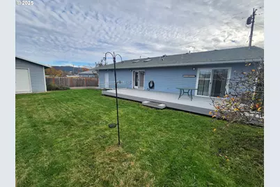 1880 Linnell Ave, Roseburg, OR 97471 - Photo 31