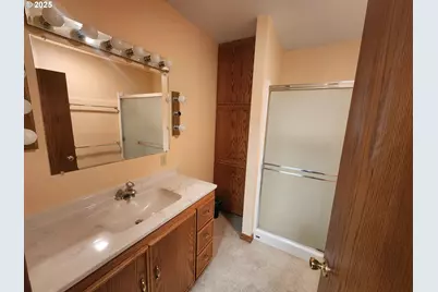 1880 Linnell Ave, Roseburg, OR 97471 - Photo 21