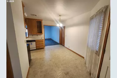 1880 Linnell Ave, Roseburg, OR 97471 - Photo 11