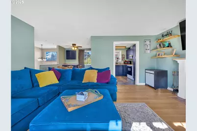 19130 NE Wasco Ct, Portland, OR 97230 - Photo 13