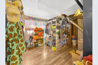 19130 NE Wasco Ct, Portland, OR 97230 - Photo 29