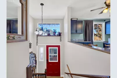 19130 NE Wasco Ct, Portland, OR 97230 - Photo 3