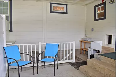 904 N Keene Way Dr, Medford, OR 97504 - Photo 9