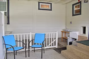 904 N Keene Way Dr, Medford, OR 97504 - Photo 9