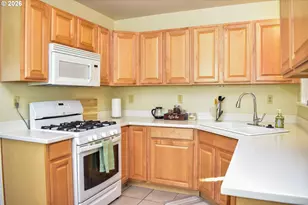 904 N Keene Way Dr, Medford, OR 97504 - Photo 3