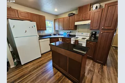 6152 Tyee Rd, Umpqua, OR 97486 - Photo 7