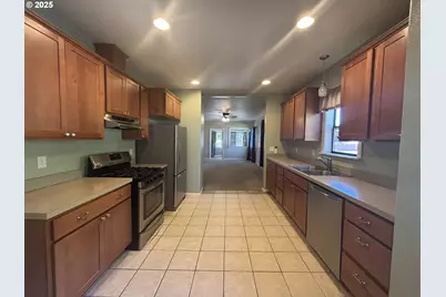 2417 N Fir St, La Grande, OR 97850 - Photo 5