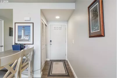 75 N Hayden Bay Dr, Portland, OR 97217 - Photo 5