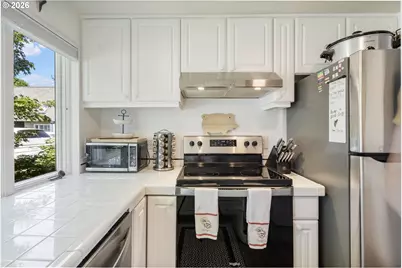 75 N Hayden Bay Dr, Portland, OR 97217 - Photo 11