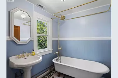 131 NE Tillamook St, Portland, OR 97212 - Photo 23