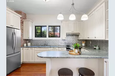 131 NE Tillamook St, Portland, OR 97212 - Photo 11