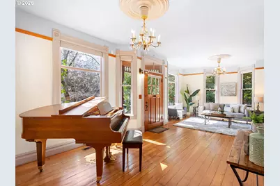 131 NE Tillamook St, Portland, OR 97212 - Photo 5