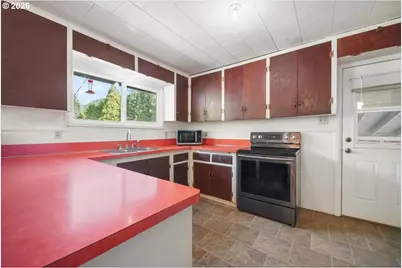 331 Hobbs Ln, Glendale, OR 97442 - Photo 15