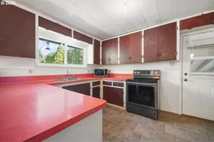 331 Hobbs Ln, Glendale, OR 97442 - Photo 15