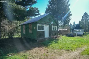 331 Hobbs Ln, Glendale, OR 97442 - Photo 35