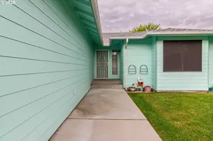 305 NW 9th Pl, Hermiston, OR 97838 - Photo 3