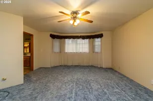 305 NW 9th Pl, Hermiston, OR 97838 - Photo 9