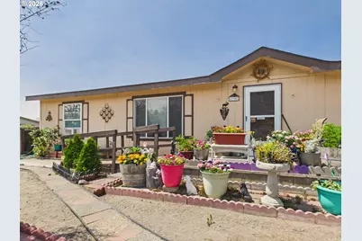 190 SE Kristen Dr, Irrigon, OR 97844 - Photo 1