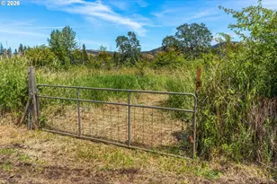 1810 Carter Rd, Hood River, OR 97031 - Photo 9