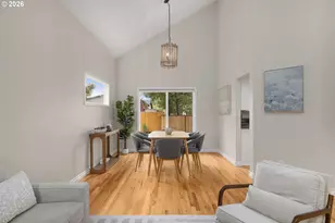 8917 SW 51st Ave, Portland, OR 97219 - Photo 7