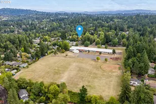 8917 SW 51st Ave, Portland, OR 97219 - Photo 33