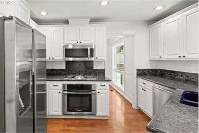 12241 SW 18th Ave, Portland, OR 97219 - Photo 11