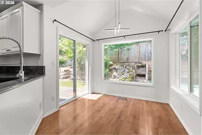 12241 SW 18th Ave, Portland, OR 97219 - Photo 17