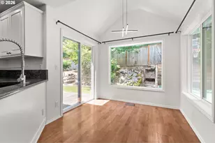 12241 SW 18th Ave, Portland, OR 97219 - Photo 17