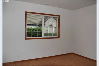 1880 Lake Cove Ave, Eugene, OR 97408 - Photo 19