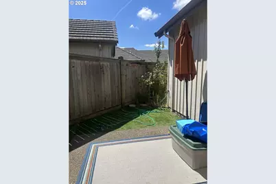 1880 Lake Cove Ave, Eugene, OR 97408 - Photo 9